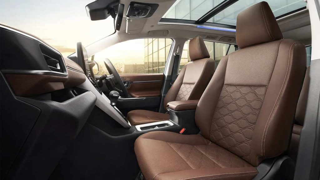 Toyota-Innova-HyCross_interior_front_seats