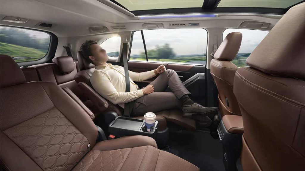 Toyota-Innova-HyCross_interior_rear_seats