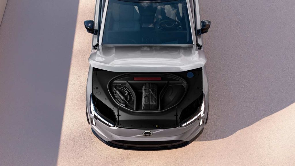 Volvo-EX90-electric-SUV_frunk