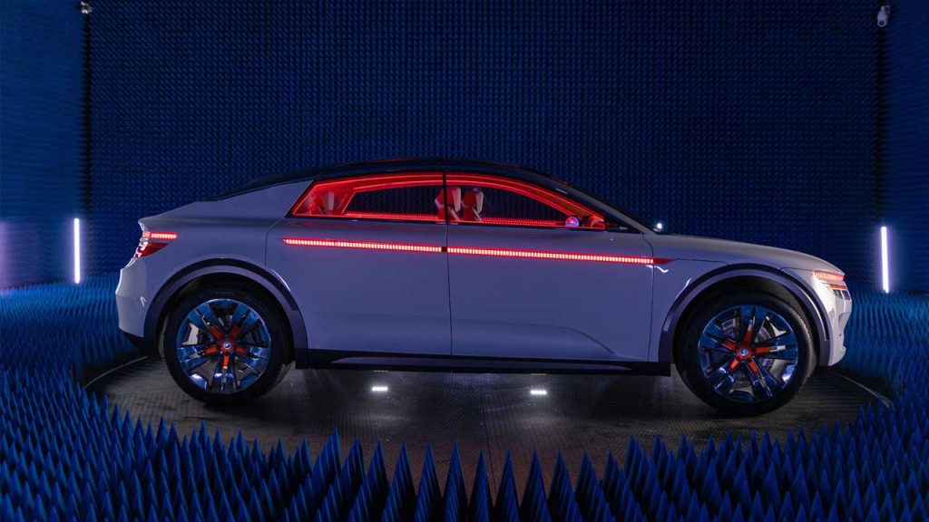 Snapdragon-Digital-Chassis-concept-car_3