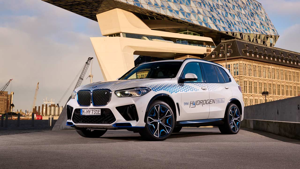 2023-BMW-iX5-Hydrogen-pilot-testing