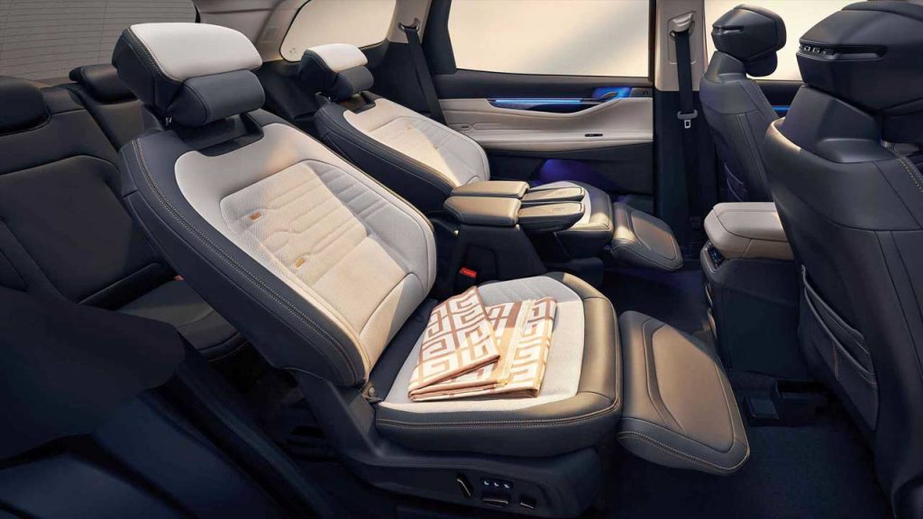 2023-Ford-Edge-L-for-China_interior_rear_seats