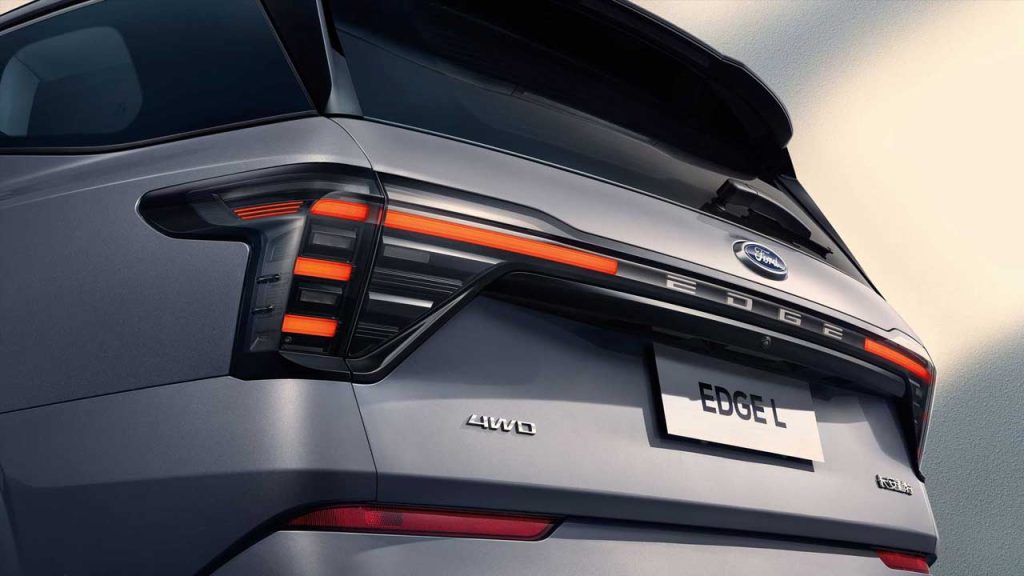 2023-Ford-Edge-L-for-China_taillights