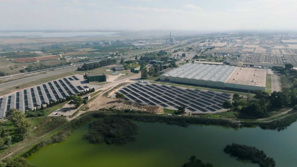 Ford-solar-power-plant-in-Valencia