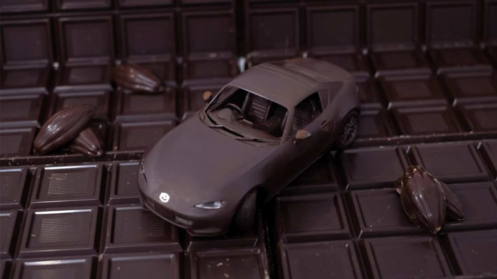 Mazda-Miata-made-of-Chocolate-for-Valentines-Day_3
