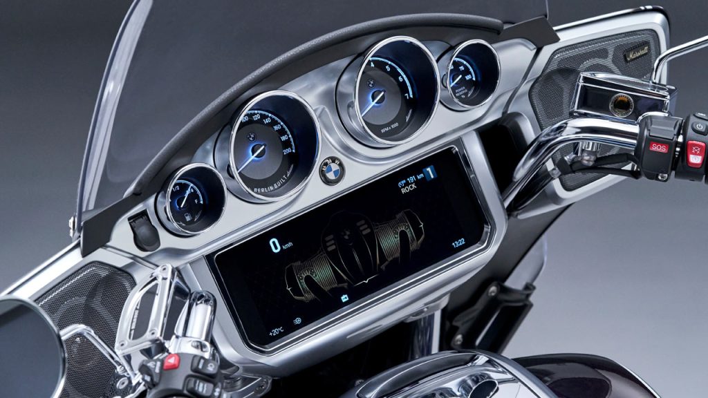 2023-BMW-R-18-Transcontinental_instrument_display