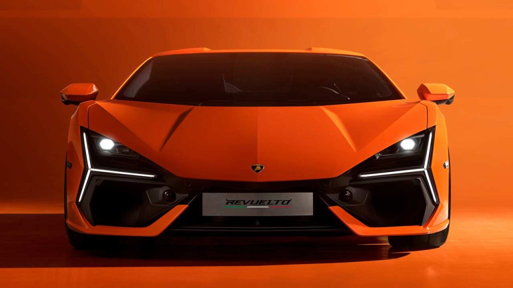 Lamborghini-Revuelto_front