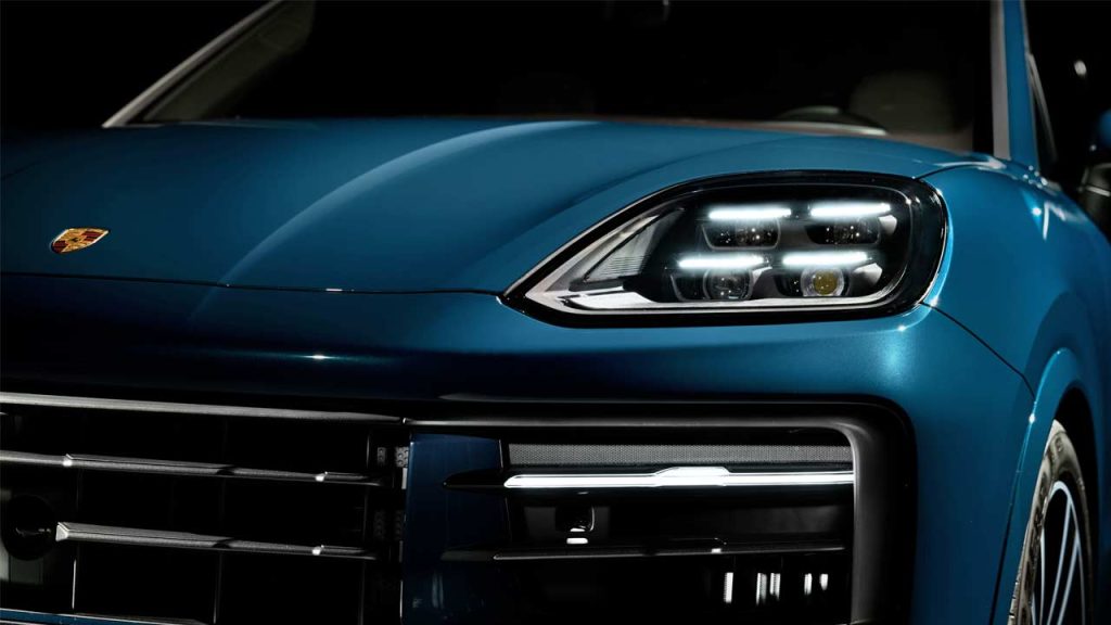 2024-Porsche-Cayenne_headlights