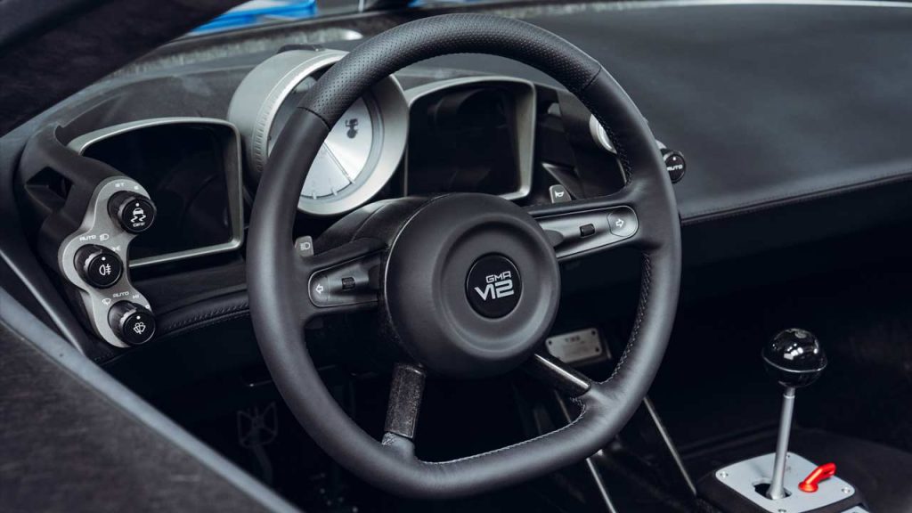 Gordon-Murray-Automotive-T-33-Spider_interior_steering