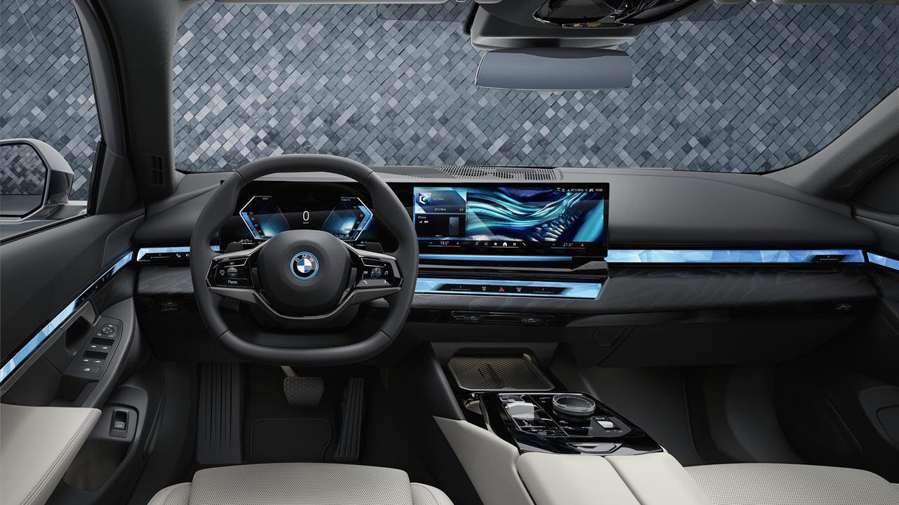 2024-BMW-530e-Plug-In-Hybrid_interior