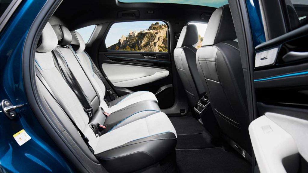 Volkswagen-ID-7_interior_rear_seats