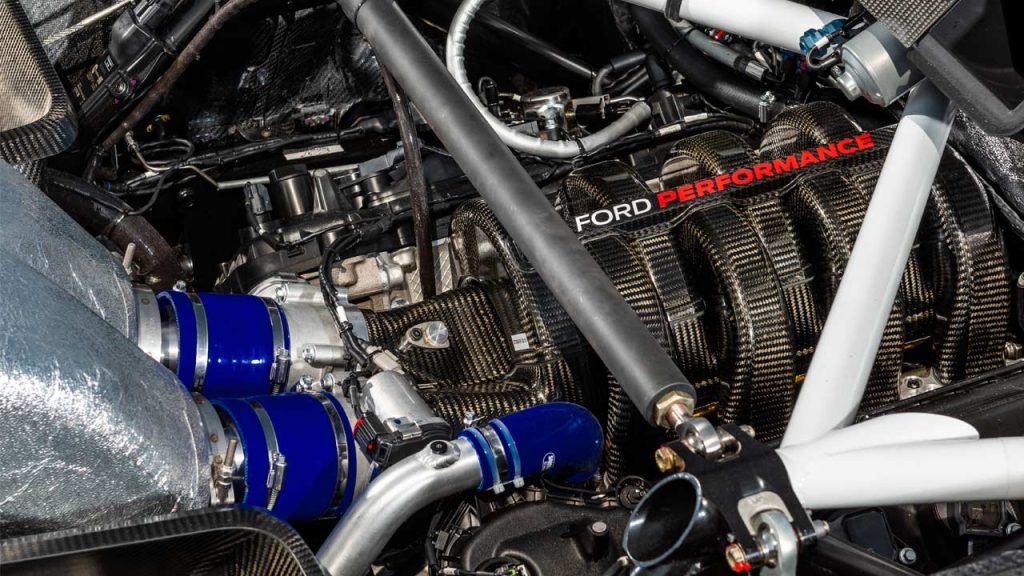 2024-Ford-Mustang-GT3_engine
