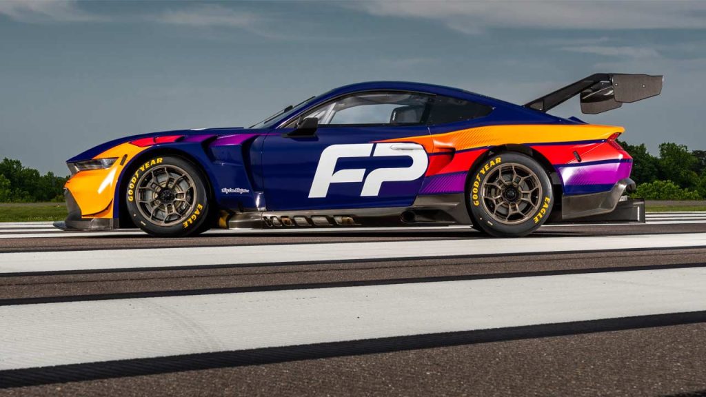 2024-Ford-Mustang-GT3_side