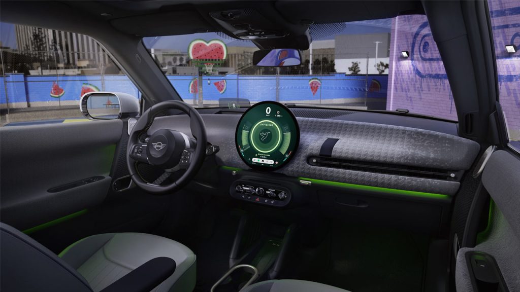 2024-MINI-Cooper-Electric-interior-touchscreen_4