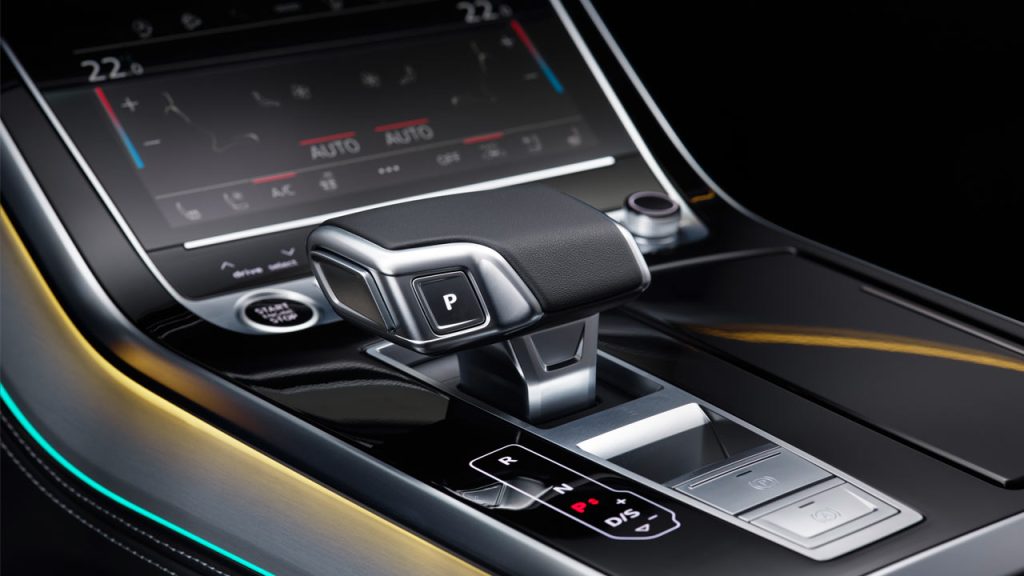 2024-Audi-Q8_interior-centre-console