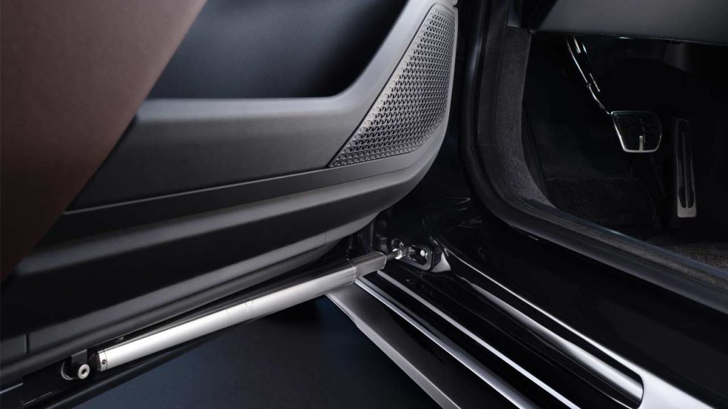 2024 BMW 7 Series Protection_interior_door_auto_close