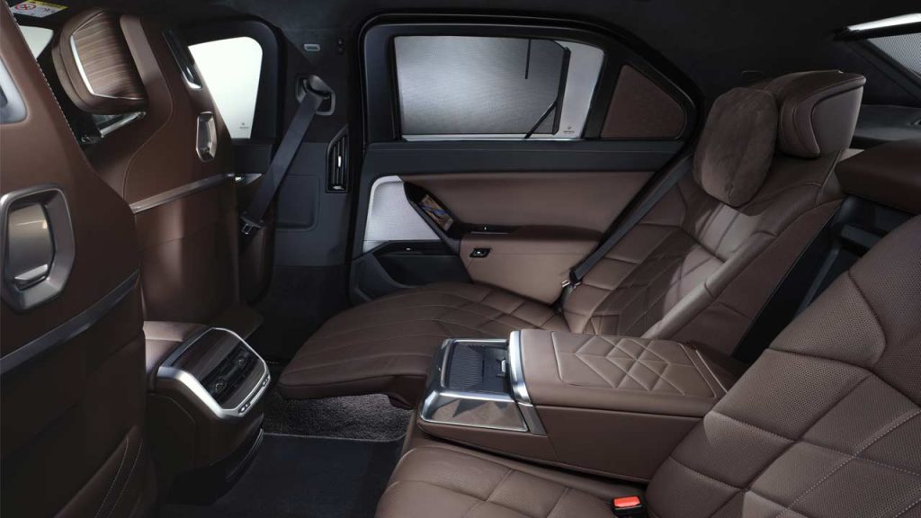 2024 BMW 7 Series Protection_interior_rear_seats