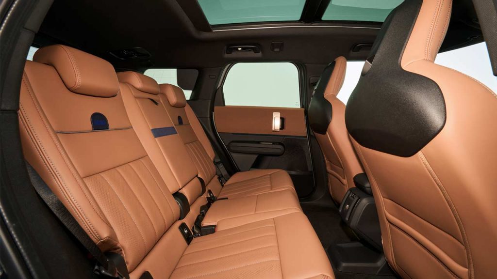 2024-MINI-Countryman-SE-ALL4_interior_rear-seats