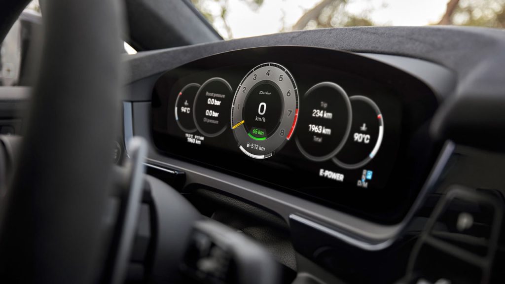 2024-Porsche-Cayenne-Turbo-E-Hybrid-interior-instrument-display