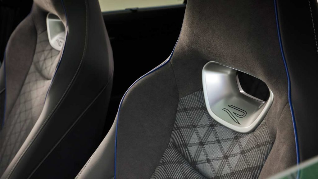 2024-Volkswagen-Passat-R-Line-interior_seats