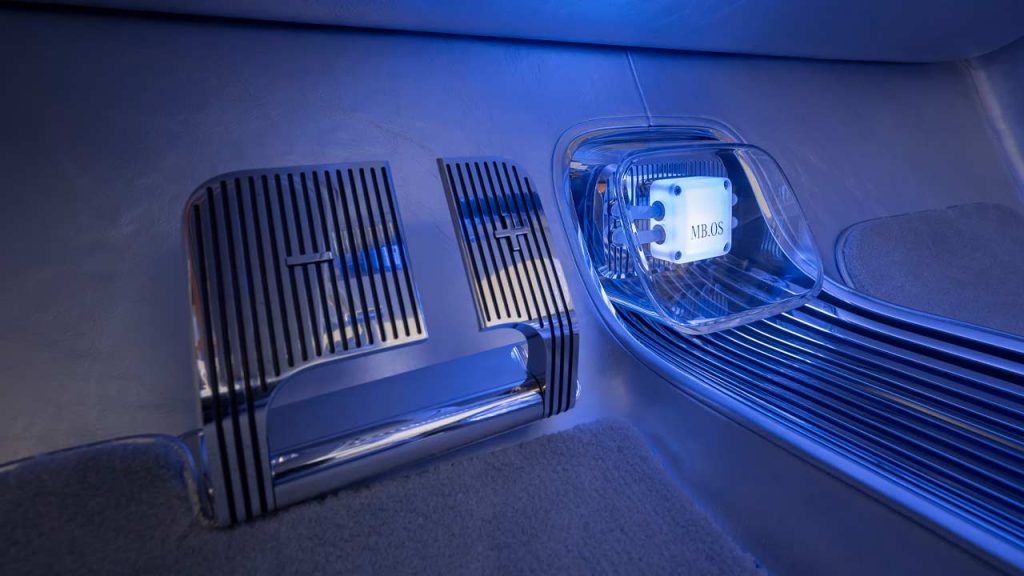 Mercedes-Benz-Concept-CLA-Class_interior_pedals