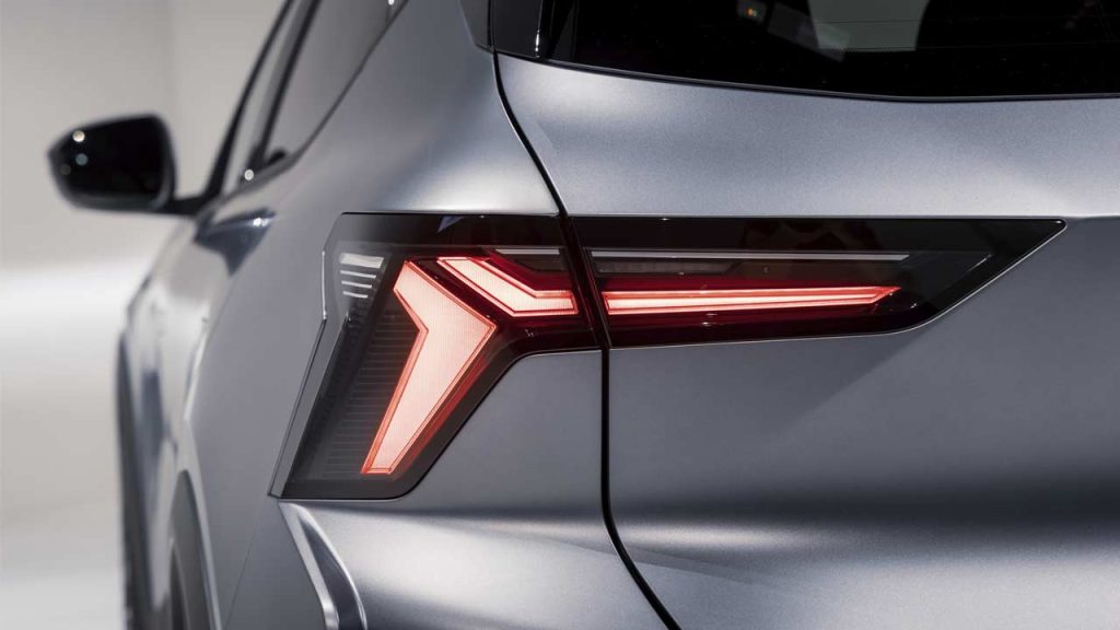 2024-Renault-Scénic-E-Tech-taillights