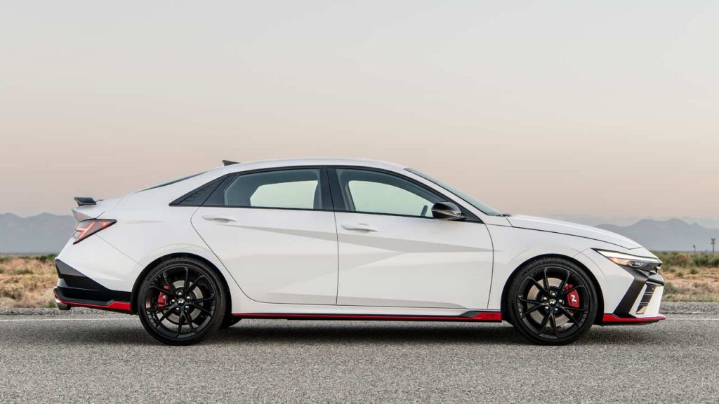 2024-Hyundai-Elantra-N_side