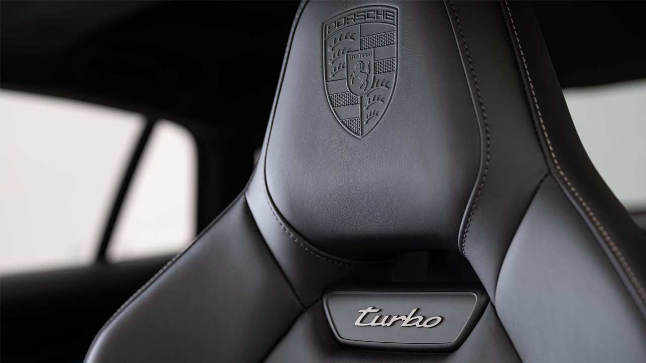 2024-Porsche-Panamera-interior-seats
