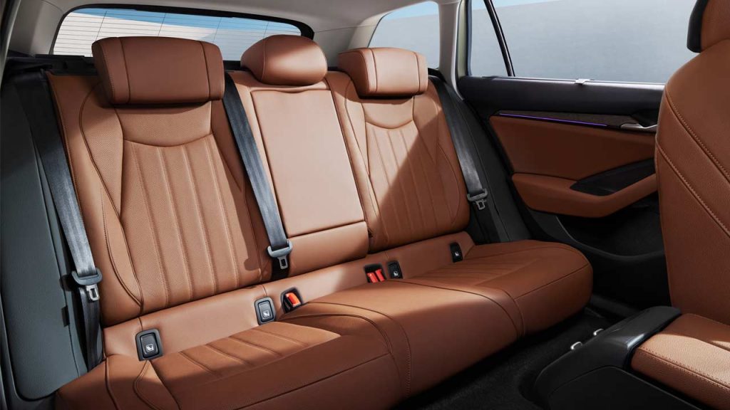2024-Skoda-Superb-Combi-interior-rear-seats