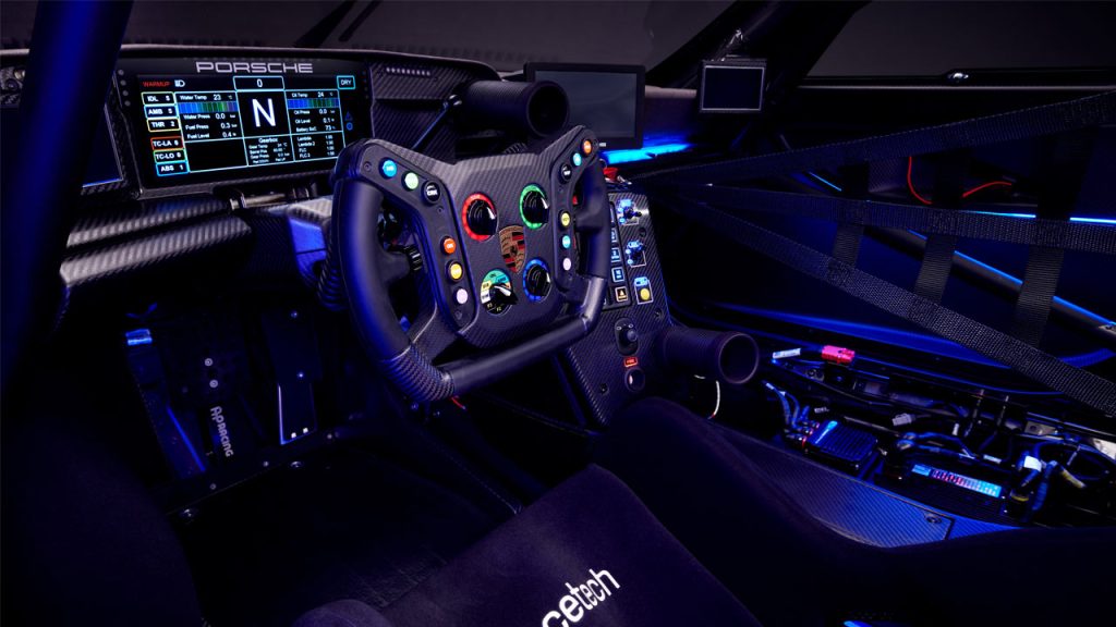 Porsche-911-GT3-R-rennsport-interior