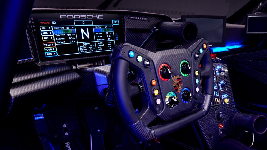 Porsche-911-GT3-R-rennsport-interior-steering