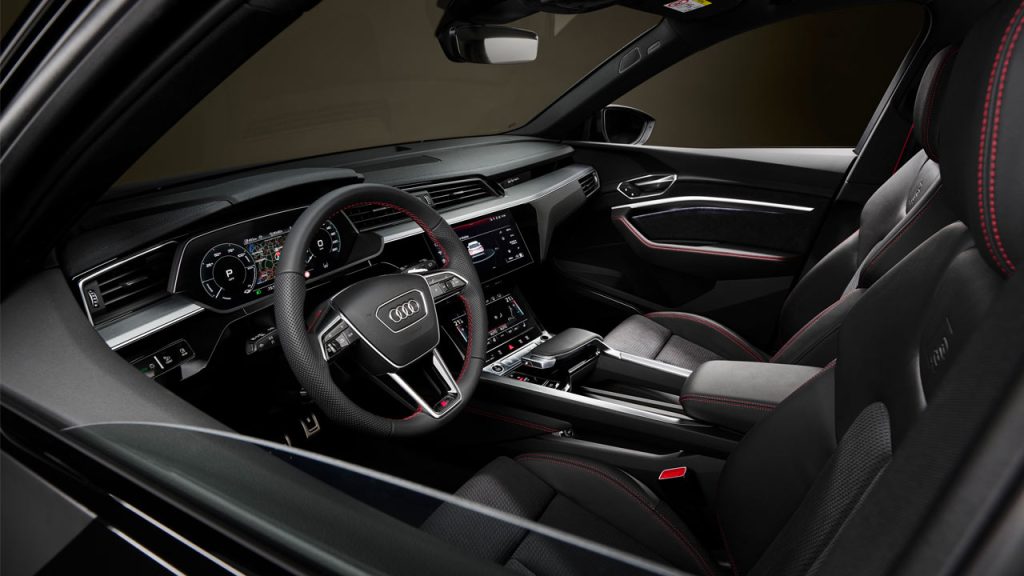 Audi-Q8-e-tron-edition-Dakar-interior_2