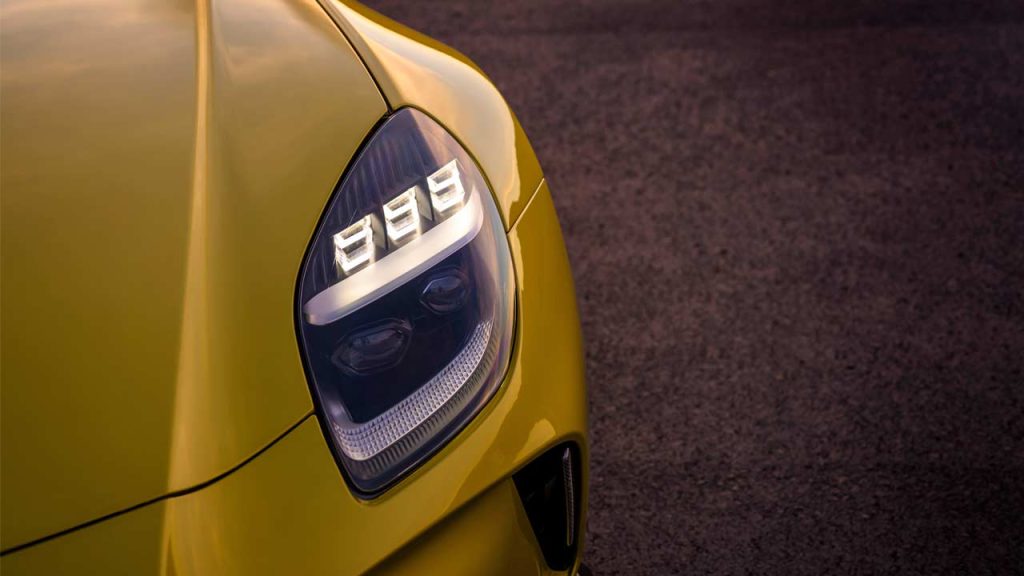 2024-Aston-Martin-Vantage-headlights