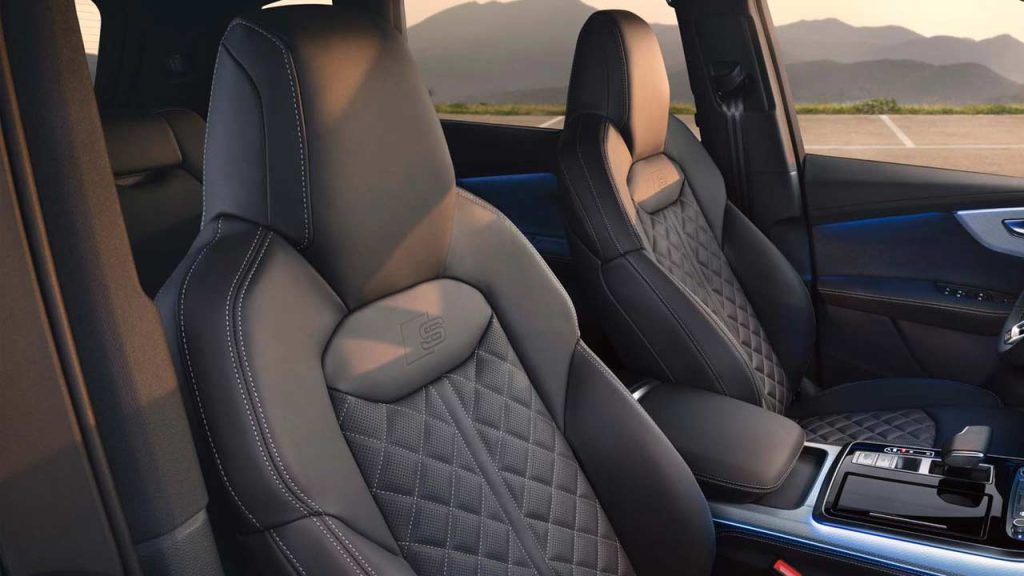 2024-Audi-Q7-interior-seats