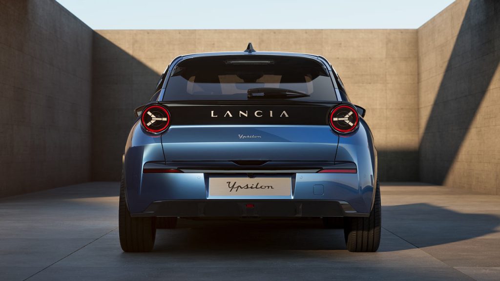 2024-Lancia-Ypsilon_rear