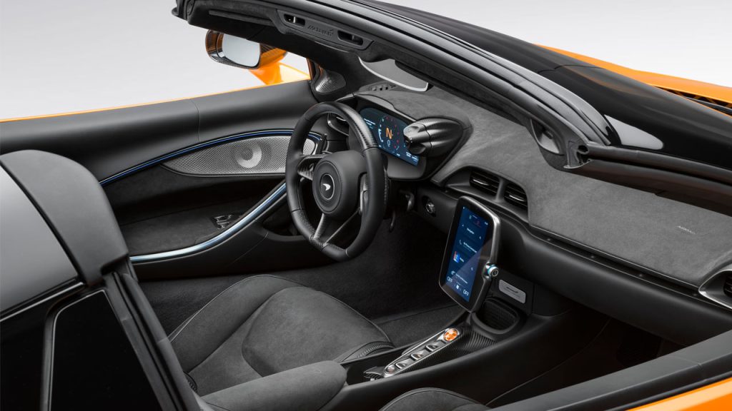 McLaren-Artura-Spider-interior