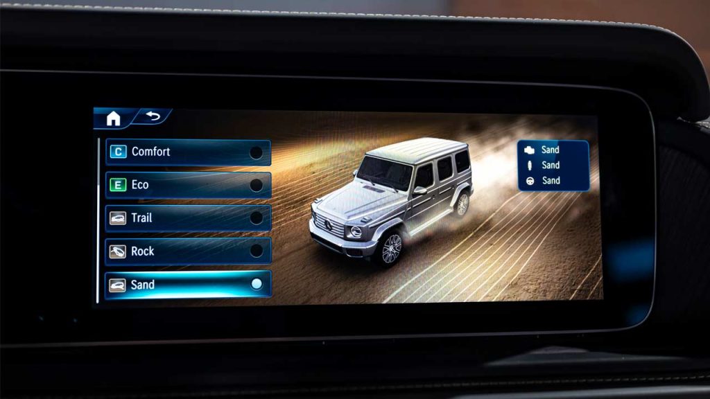 2024-Mercedes-Benz-G500-interior-touchscreen