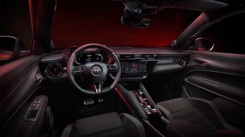 Alfa-Romeo-Junior-interior