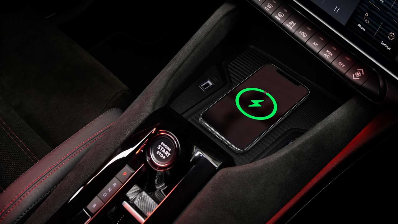 Alfa-Romeo-Junior-interior-centre-console