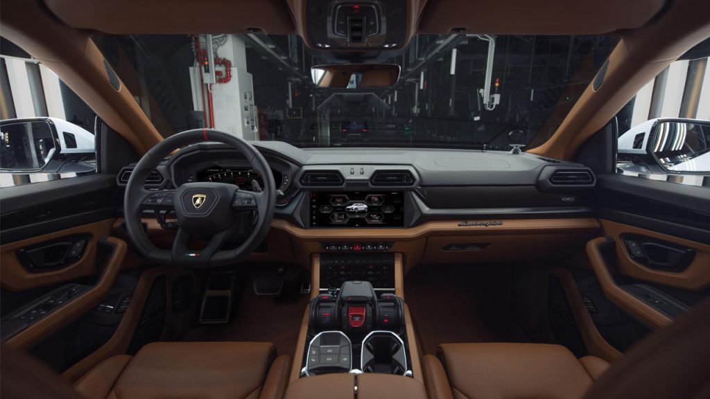 Lamborghini-URUS-SE-interior