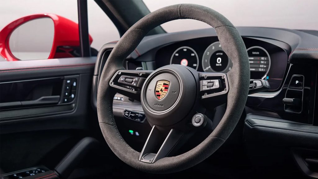 2024-Porsche-Cayenne-GTS_interior-steering
