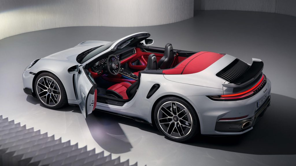 2026-Porsche-911-Turbo-S-Cabriolet-interior