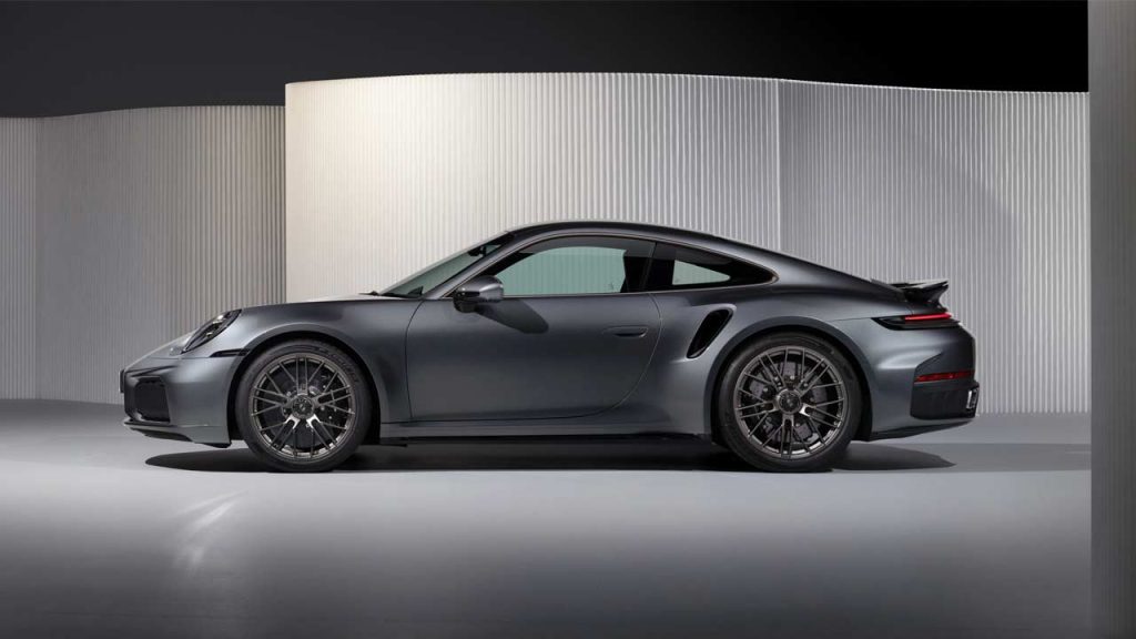 2026-Porsche-911-Turbo-S_side