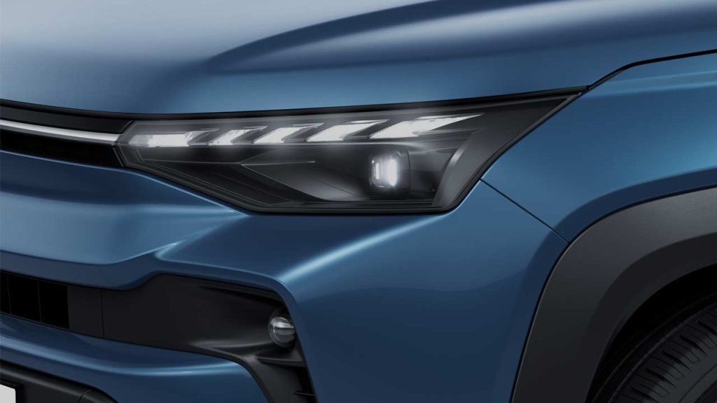 Maruti-Suzuki-Victoris-headlights