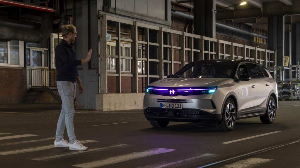 Opel-AI-Powered-Light-Communication-in-Autonomous-Vehicles_4