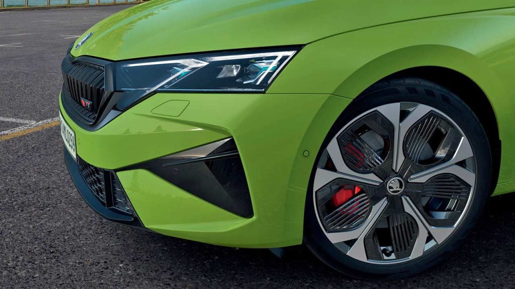 2025-Skoda-Octavia-VRS-India-wheels