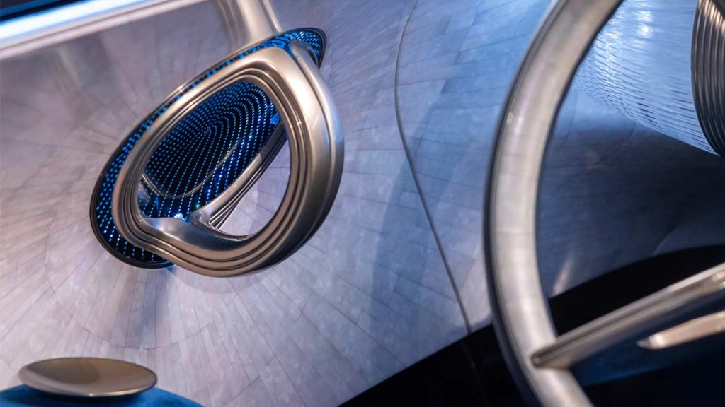 Mercedes-Benz-Vision-Iconic-interior_3