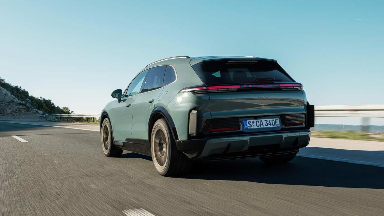 2026-Porsche-Cayenne-Turbo-Electric-rear-aero-blades
