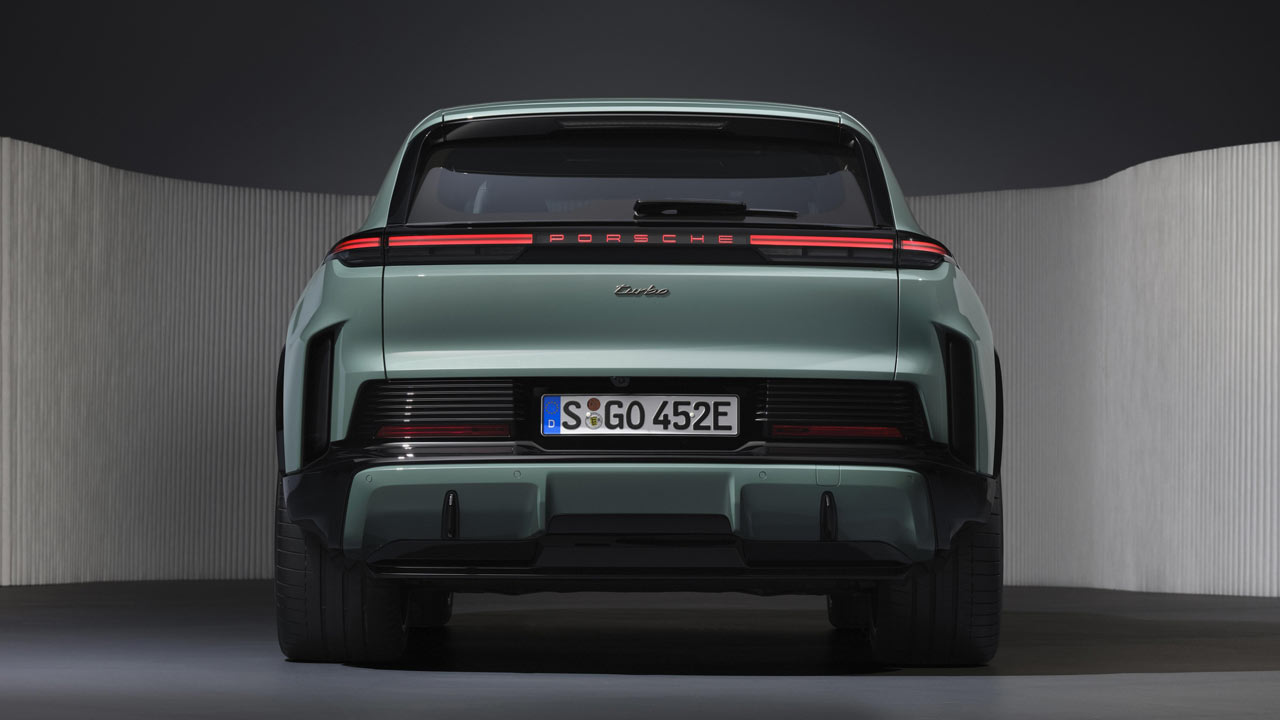 2026-Porsche-Cayenne-Turbo-Electric_rear