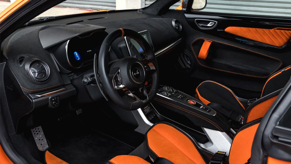 Alpine-A110-R-Ultime-interior